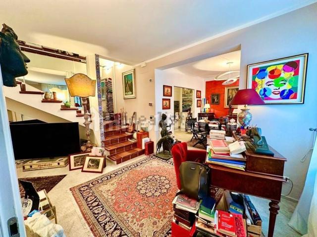 Villetta indipendente in vendita di 165 m² in Via Carpegna