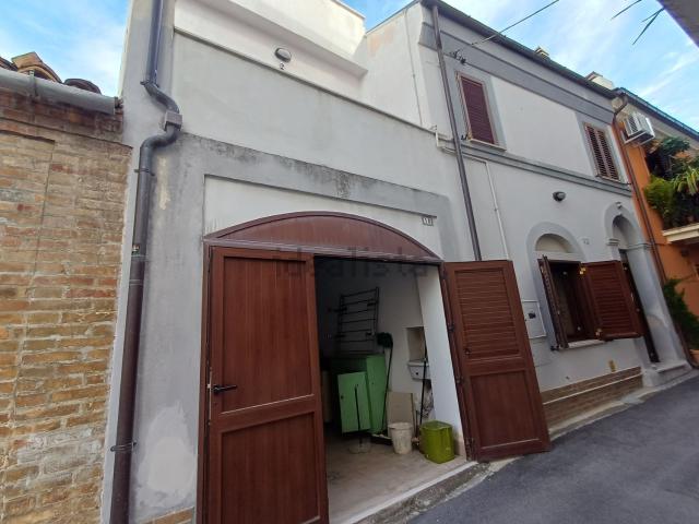 Villetta indipendente in vendita di 165 m² in Via Crocetta