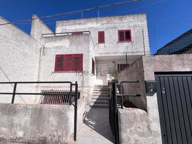 Villetta indipendente in vendita di 165 m² in Via Abruzzi