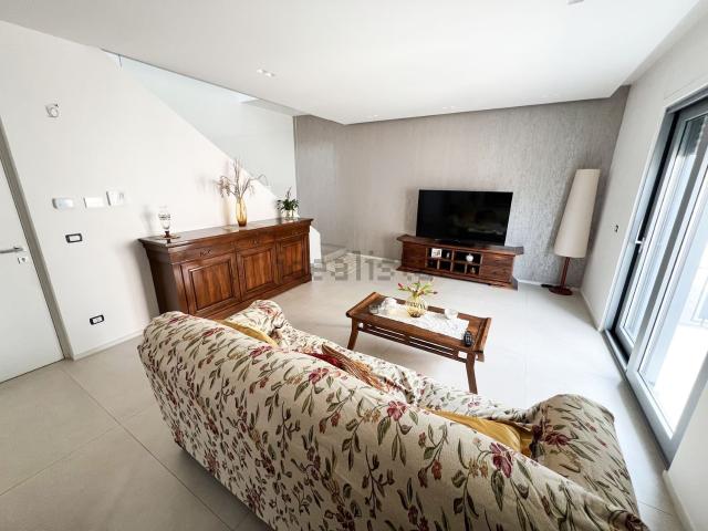 Villetta indipendente in vendita di 165 m² in Via Bari