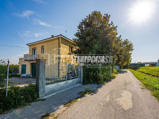 Villetta indipendente in vendita di 165 m² in Via Giuseppe Garibaldi