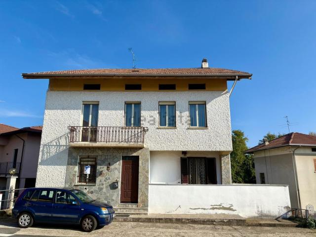 Villetta indipendente in vendita di 165 m² in Via IV Novembre, 151