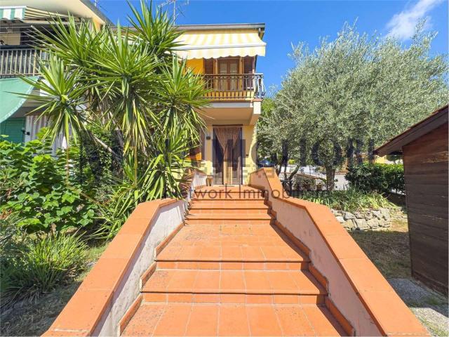 Villetta indipendente in vendita di 165 m² in Via Taglieri