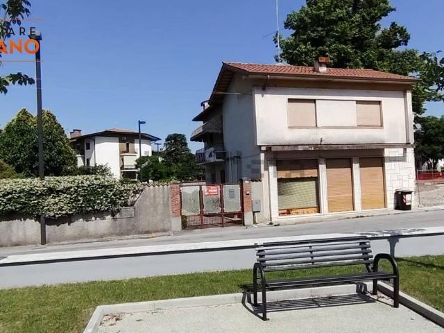 Villetta indipendente in vendita di 165 m² in Piazza Roma, 9