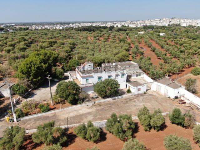 Villetta indipendente in vendita di 166 m² in Via Serranova