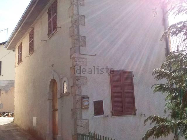 Villetta indipendente in vendita di 166 m² in Frazione Case di Cioccio