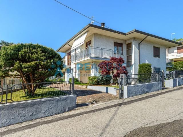 Villetta indipendente in vendita di 167 m² in Via G. Verdi