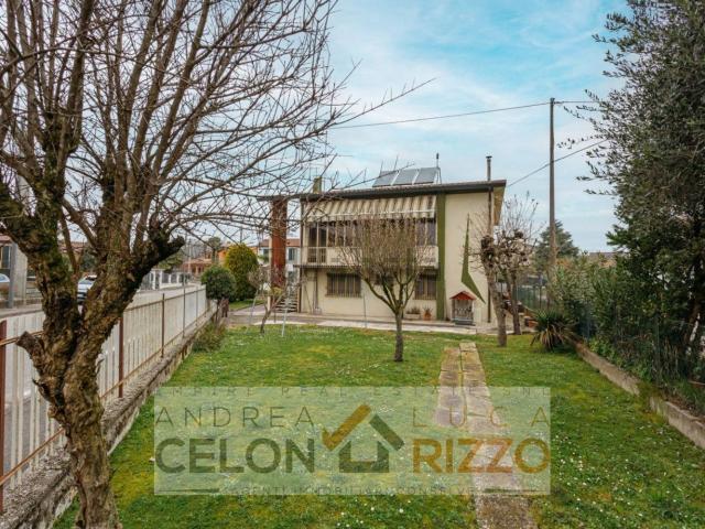 Villetta indipendente in vendita di 167 m² in Via San Nicolò, 20