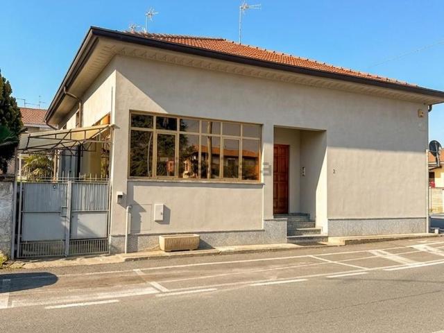 Villetta indipendente in vendita di 167 m² in Via Pavia, 2