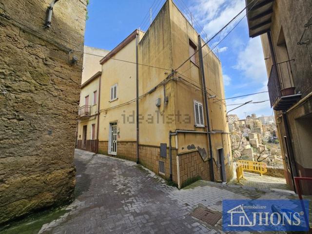 Villetta indipendente in vendita di 167 m² in Via Tenente Gino Gennaro