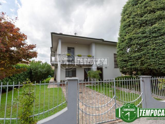 Villetta indipendente in vendita di 168 m² in Via Alcide de Gasperi
