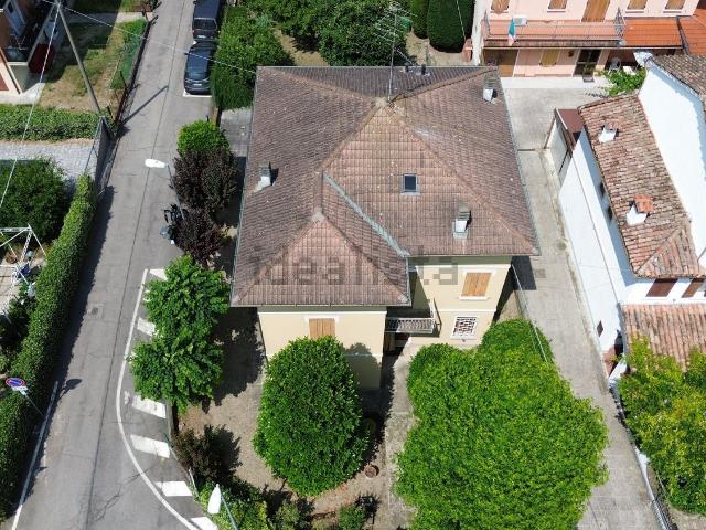 Villetta indipendente in vendita di 168 m² in Via G. Siligardi, 8