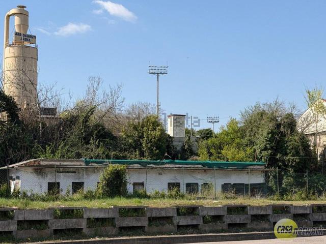 Villetta indipendente in vendita di 168 m² in Via dello Sport