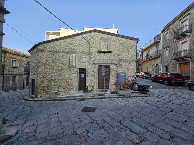 Villetta indipendente in vendita di 168 m² in Via Federico II, 22