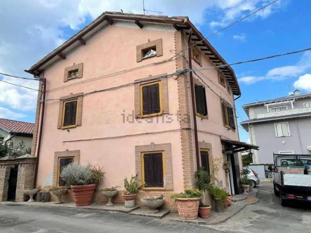 Villetta indipendente in vendita di 169 m² in Via Madonnina, 17