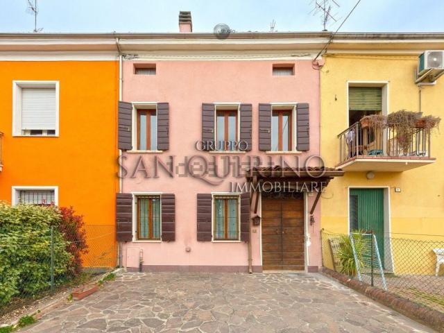 Villetta indipendente in vendita di 169 m² in Via Vegri, 25
