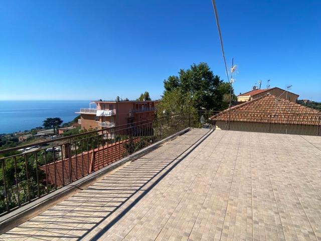 Villetta indipendente in vendita di 170 m² in Via Costa