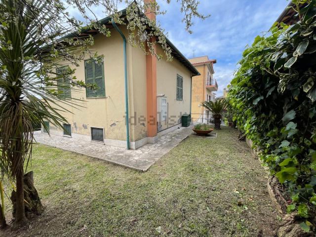 Villetta indipendente in vendita di 170 m² in Via Campi d&apos Annibale, 57