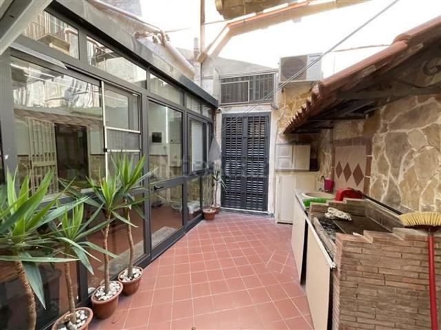 Villetta indipendente in vendita di 170 m² in Via Canfora