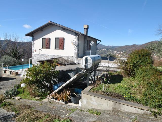 Villetta indipendente in vendita di 170 m² in Via Chesta