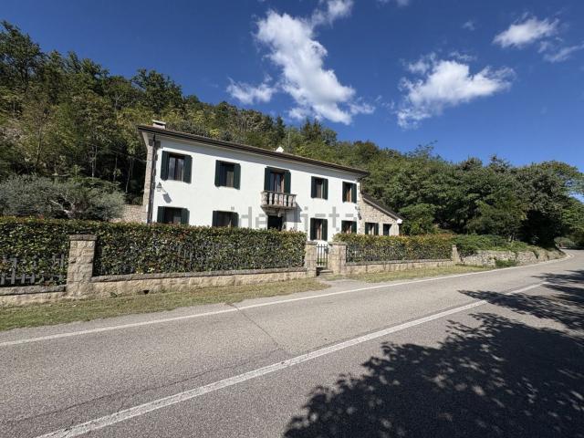Villetta indipendente in vendita di 170 m² in Via Chiesa, 17