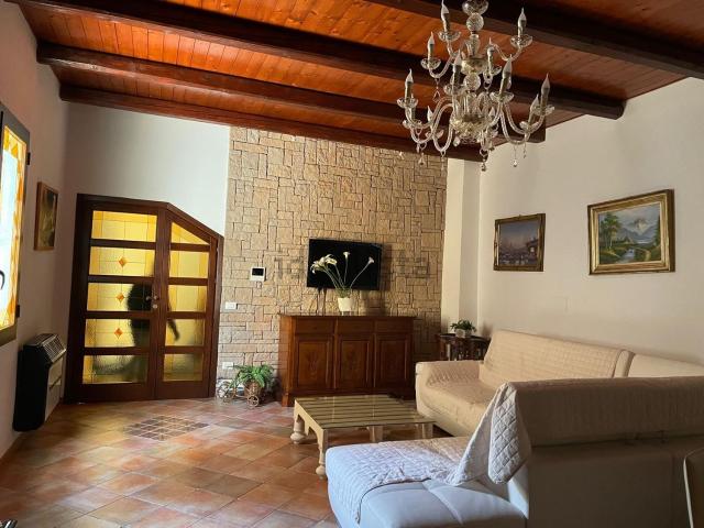 Villetta indipendente in vendita di 170 m² in Via Cusmano, 2