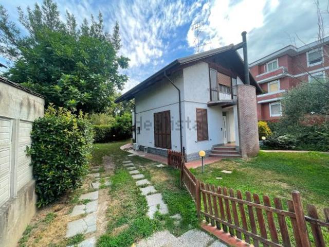 Villetta indipendente in vendita di 170 m² in Via Aosta, 40