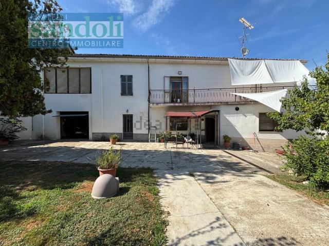 Villetta indipendente in vendita di 170 m² in Via B. Rattazzi, 1