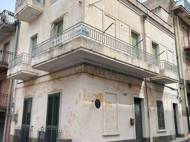 Villetta indipendente in vendita di 170 m² in Via Bellini, 75