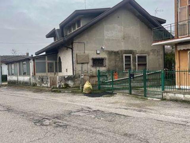 Villetta indipendente in vendita di 170 m² in Via G. Garibaldi, 162