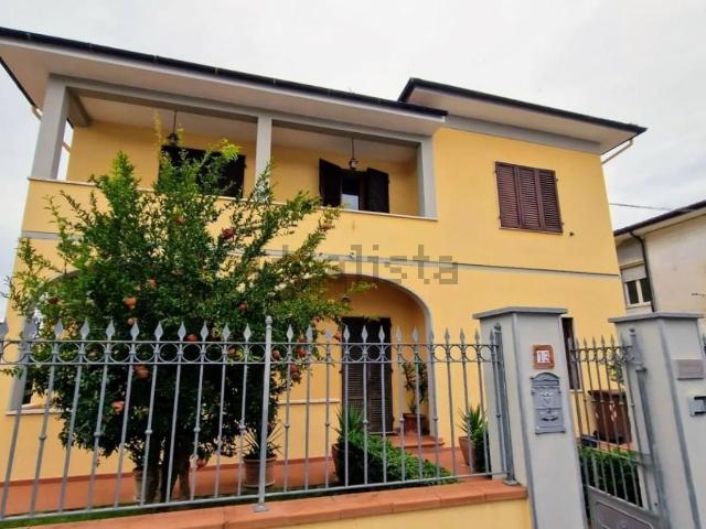 Villetta indipendente in vendita di 170 m² in Via Giuseppe Verdi