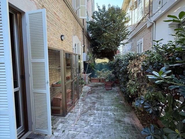 Villetta indipendente in vendita di 170 m² in Via Giacomo Boni, 48