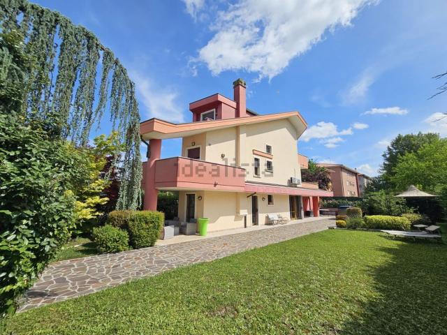 Villetta indipendente in vendita di 170 m² in Via Guasti