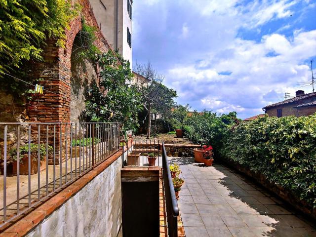Villetta indipendente in vendita di 170 m² in Via guerrazzi, 12