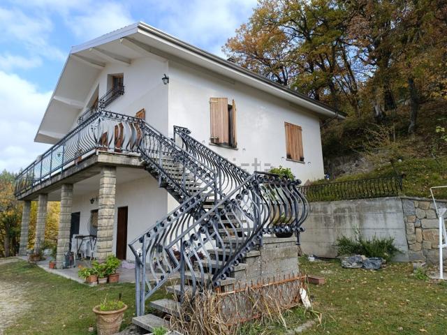 Villetta indipendente in vendita di 170 m² in Via del Giglio