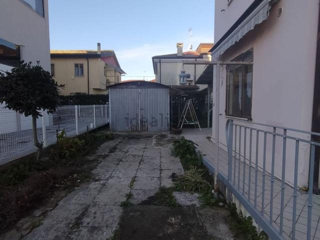 Villetta indipendente in vendita di 170 m² in Via dell&apos  Orna