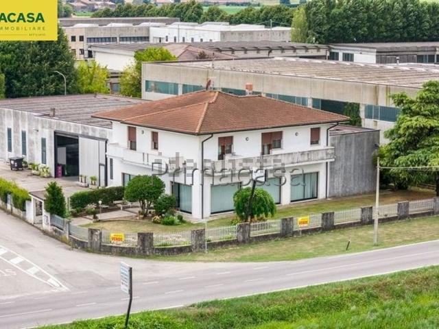 Villetta indipendente in vendita di 170 m² in Via dell artigianato