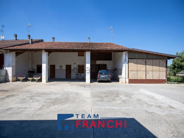 Villetta indipendente in vendita di 170 m² in Via della Libertà, 34