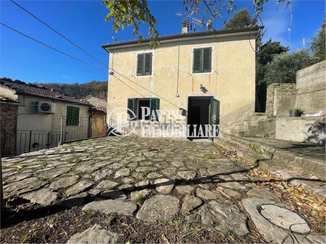 Villetta indipendente in vendita di 170 m² in Via di Iano e Assarino