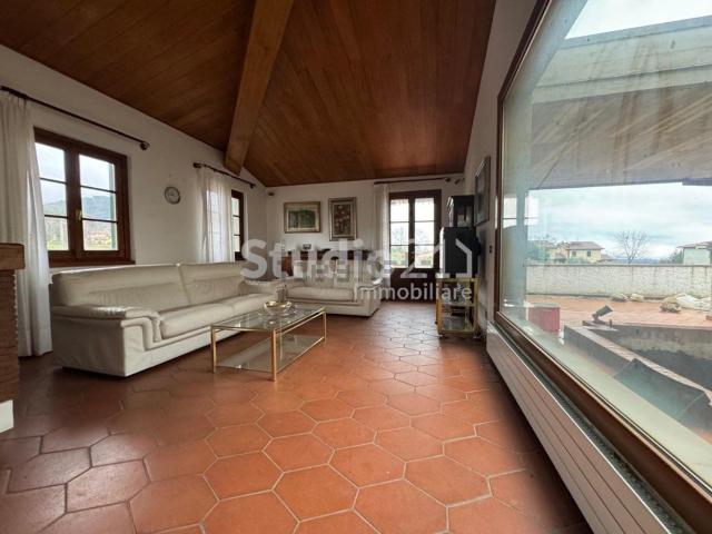 Villetta indipendente in vendita di 170 m² in Via Fornacina