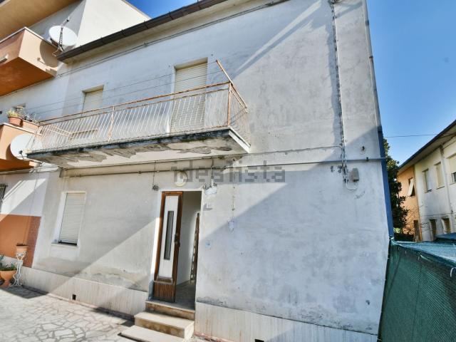 Villetta indipendente in vendita di 170 m² in Via Firenze