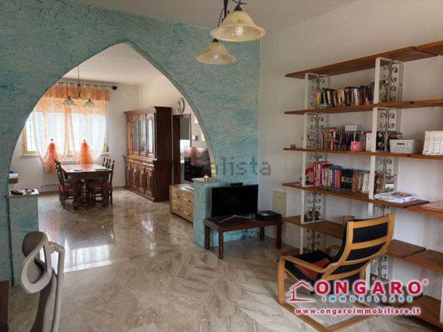 Villetta indipendente in vendita di 170 m² in Via Idris Faccini