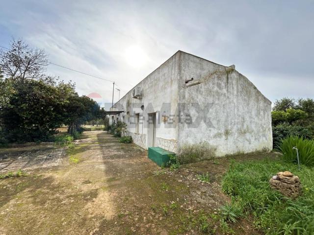 Villetta indipendente in vendita di 170 m² in Via Lombardo, 109