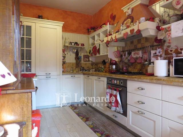 Villetta indipendente in vendita di 170 m² in Via Martiri del Lavoro, 10