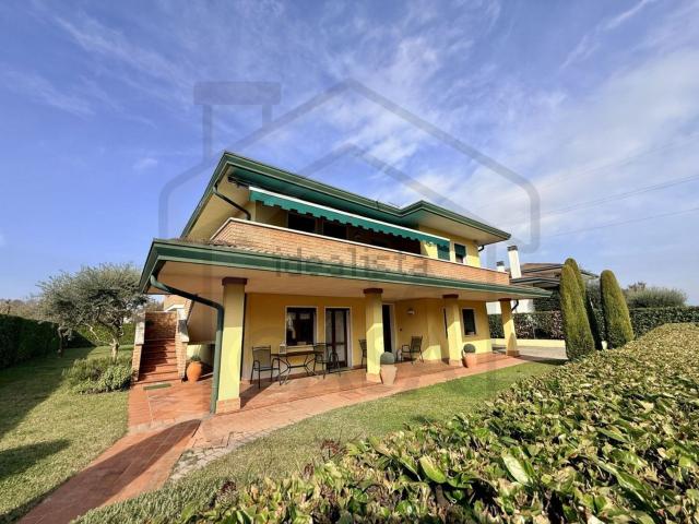 Villetta indipendente in vendita di 170 m² in Via San Lorenzo