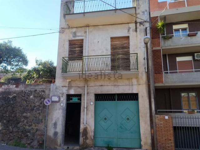 Villetta indipendente in vendita di 170 m² in Via Sanita&apos