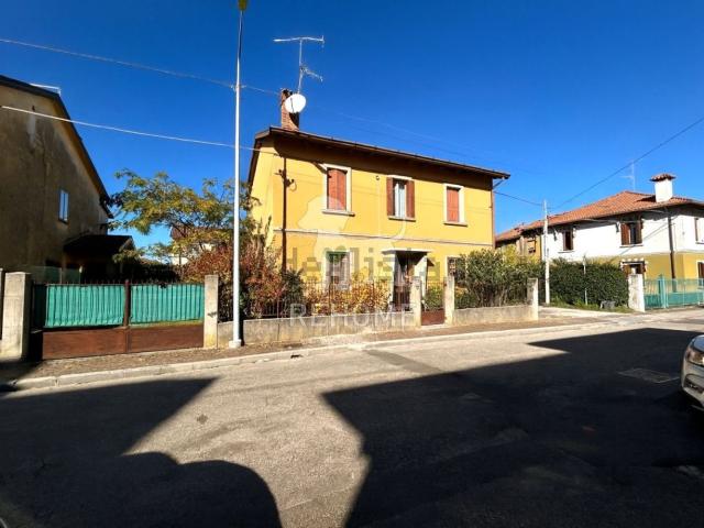 Villetta indipendente in vendita di 170 m² in Via Pola, 74