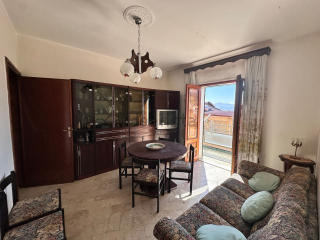 Villetta indipendente in vendita di 170 m² in Via Popolo