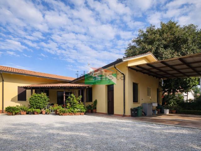 Villetta indipendente in vendita di 170 m² in Via Tamigi