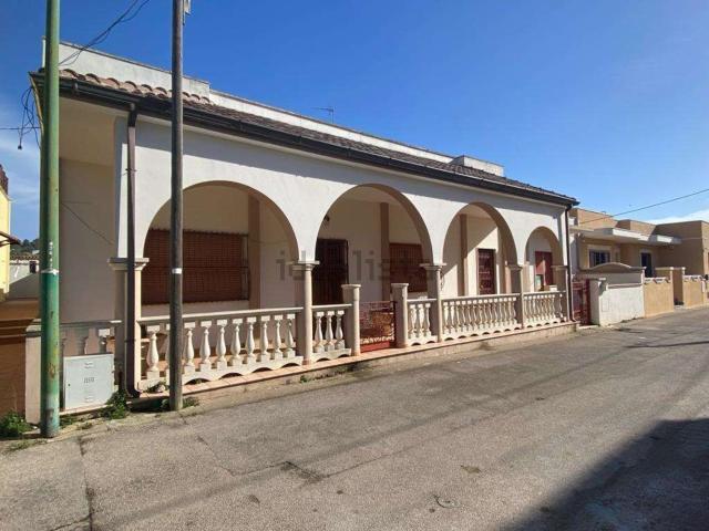 Villetta indipendente in vendita di 170 m² in Via Tevere